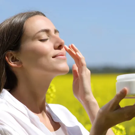 طريقة عمل واقي شمس طبيعي بالمنزل بخطوات سهلة وبسيطة