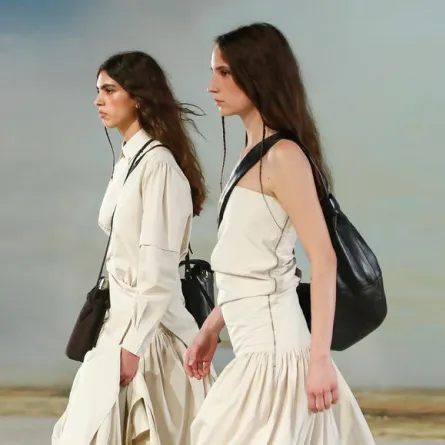 موديلات حقائب كروس بودي 2023 من لومير Lemaire