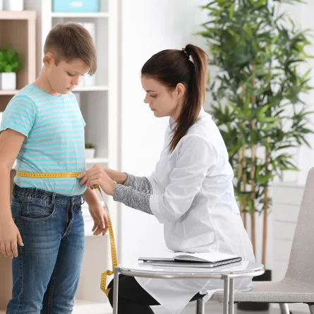 في اليوم العالمي لمكافحة السمنة.. كيف تخلصين طفلك منها؟