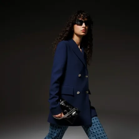 بليزر رسمي باللون الأزرق من جيامباتيستا فالي Giambattista Valli