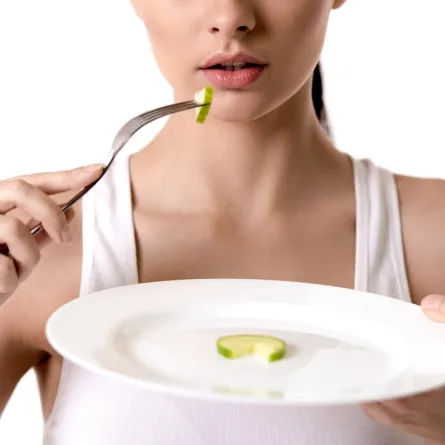 صورة لامرأة تعاني من فقدان الشهية