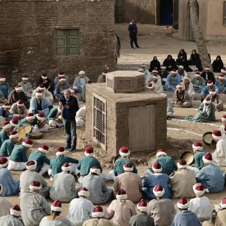 خالد يوسف من كواليس تصوير سره الباتع - الصورة من حسابه على الفيس بوك