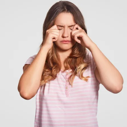 أسباب تورم العين المفاجئ عند الكبار (المصدر: Freepik)