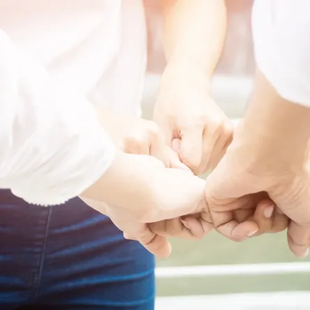 صورة تعبيرية للتكاتف العالمي