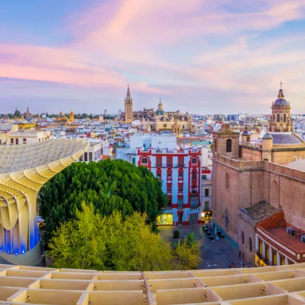 إشبيلية وجهة رومانسية جذابة