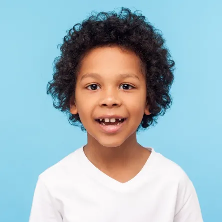 صورة لطارق وهو فرحان