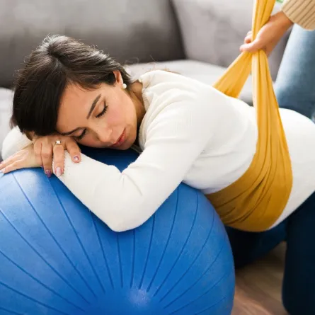 صوروة لحامل تعاني من آلام الظهر