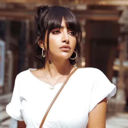 تسريحات شعر بالغرة الامامية - الصورة من حساب بثينة الرئيسي على الانستغرام