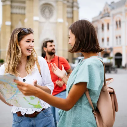 أفضل الطرق لمقابلة أشخاص جدد أثناء الرحلة السياحية