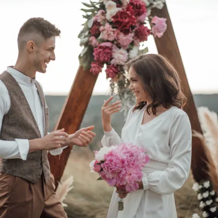 رسائل تهنئة بعيد الفطر للمخطوبين