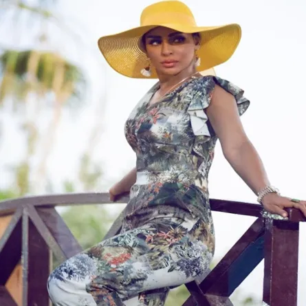 هند البلوشي - صورة من صفحتها على انستغرام