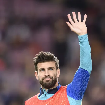Gerard Pique waves prior the Spanish league football match between FC Barcelona and UD Almeria at the Camp Nou stadium in Barcelona on November 5, 2022.  Josep LAGO / AFP