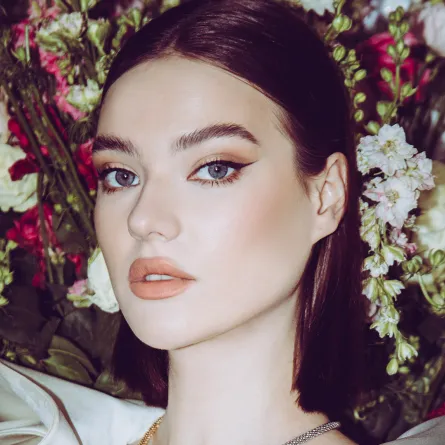 إطلالات مشرقة للربيع Bright & Rosy