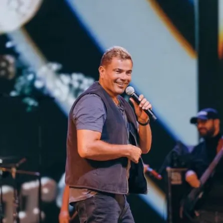 عمرو دياب - الصورة من حسابه في انستغرام