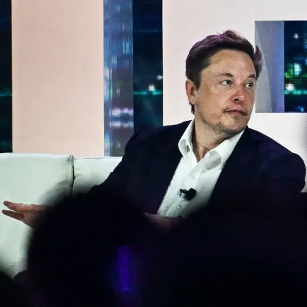 إيلون ماسك يخسر 13 مليار دولار من ثروته في يوم واحد