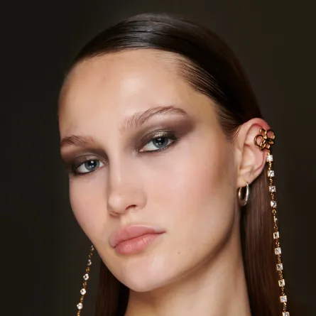 فن نحت الخدّين Cheekbone Contouring