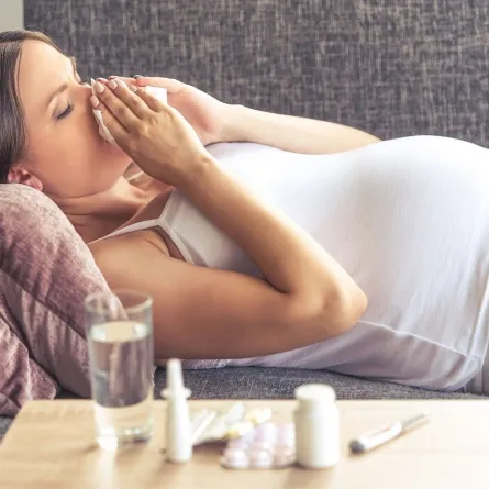 صورة لامرأة حامل مريضة