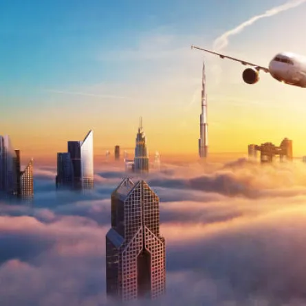 مطارات دبي تستقبل 200 ألف مسافر في 24 ساعة. الصوررة من موقع unsplash