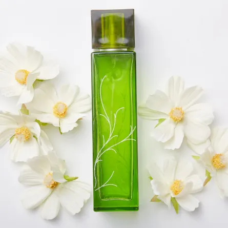 أجمل عطور برائحة الياسمين الهندي.. رائحة فواحة لا تقاوَم