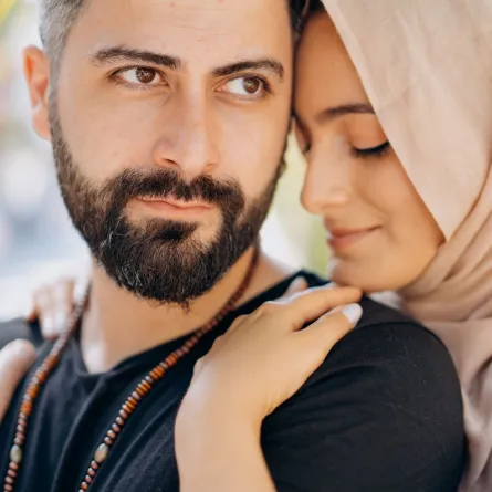 كيف أتأكد من حب خطيبي لي؟