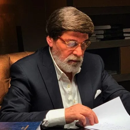 ياسر العظمة - الصورة من حسابه على انستغرام