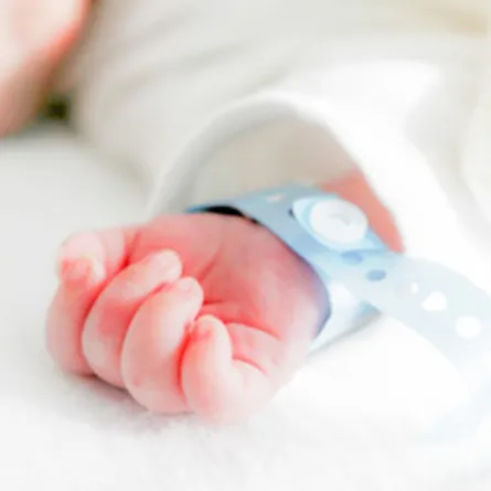 صورة لمولودة جديدة تنتظر اسمها