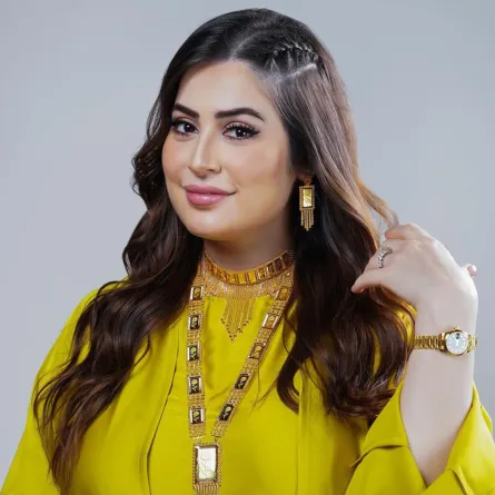 تسريحات شعر مناسبة مع القفطان - الصورة من حساب رؤى الصبان على الانستغرام