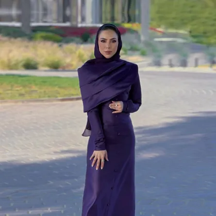 تسنيم ابو سيدو بفستان حرير - الصورة من حسابها على الانستغرام