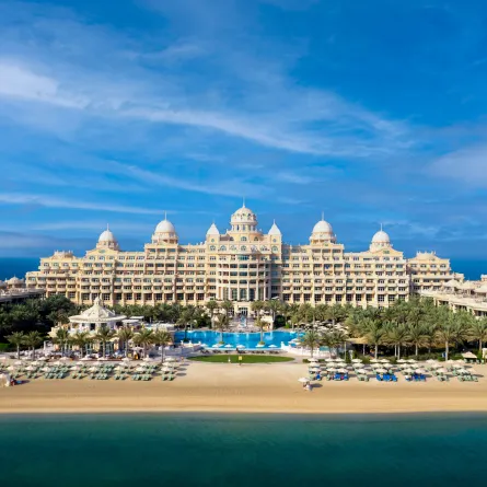 إجازة عائلية خلال عيد الفطر في فندق رافلز النخلة دبي