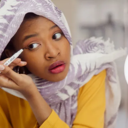 حكم وضع الكحل في نهار رمضان - الصورة من pexels