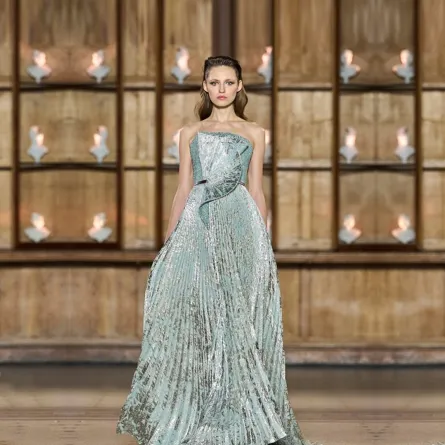 فستان سهرة بليسيه لربيع وصيف 2023 من رامي العلي Rami A Ali