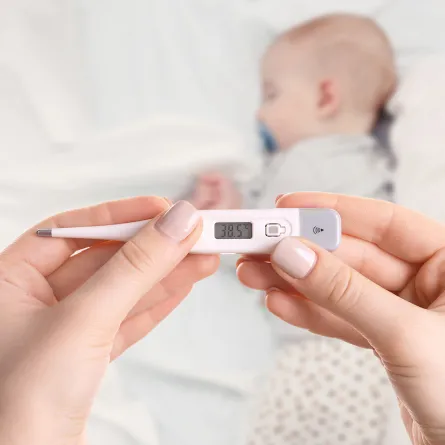 متى يكون ارتفاع درجة حرارة الطفل مقلقاً وما طرق العلاج؟ Shutterstock 