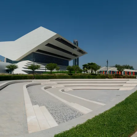 فعاليات وورش اعمل وجلسات حوارية في مكتبة محمد بن راشد