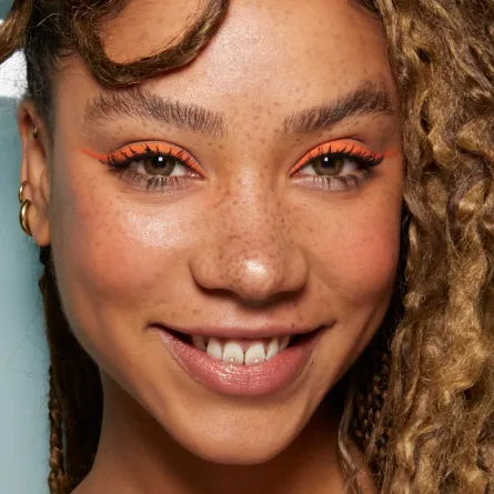 صيحة المكياج المرجاني Coral - الصورة من ©Launchmetrics/Spotlight