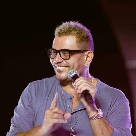 عمرو دياب - الصورة من حسابه الرسمي على إنستغرام