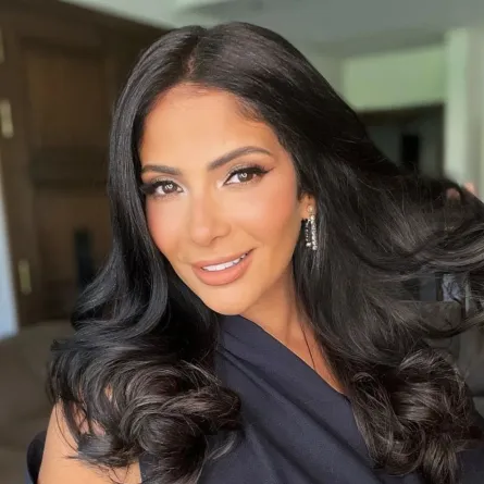 منى زكي - الصورة من صفحتها الرسمية على الفيس بوك