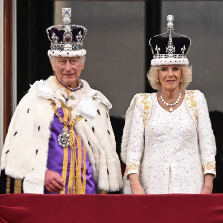 الملك تشارلز والملكة كاميلا بعد التتويج- مصدر الصورة: OLI SCARFF / AFP