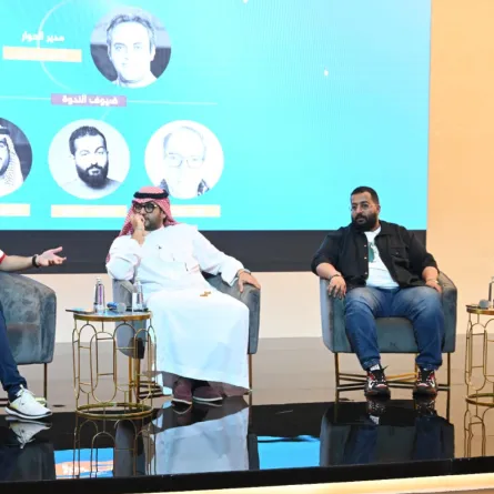 ندوة بعنوان (سطار...ترند الكوميديا السعودية ) أدارها أندرو محسن ويشارك  فيها إبراهيم الخير الله وإبراهيم الحجاج  وجاي ويسبرغ  - تصوير حسين السلطان