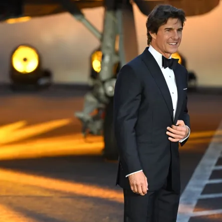 Tom Cruise poses upon arrival for the UK premiere of the film "Top Gun: Maverick" in London, on May 19, 2022. JUSTIN TALLIS / AFP