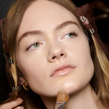 دليلكِ للاختيار المناسب والتطبيق الصحيح Color-Correcting Concealer