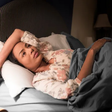 صورة امرأة تعاني من الأرق