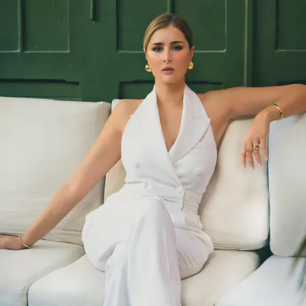 عائشة بن أحمد - الصورة من صفحتها الرسمية على الفيس بوك