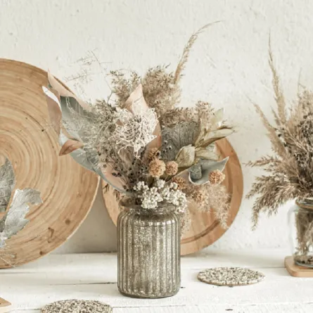 جاذبية الزهور المجففة