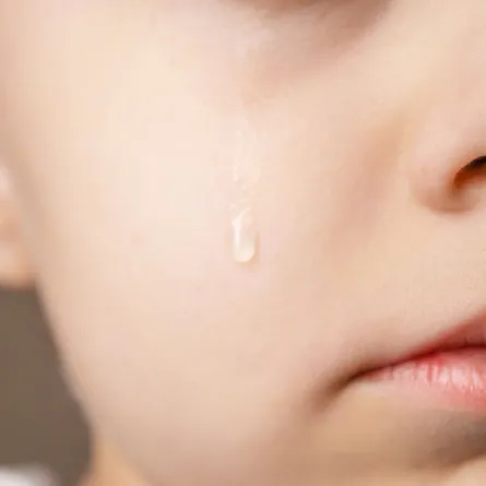 صورة طفل يبكي