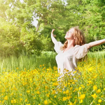  خطوات يومية بسيطة لتحفيز هرمون السعادة