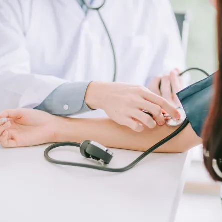 صورة لقياس ضغط الدم