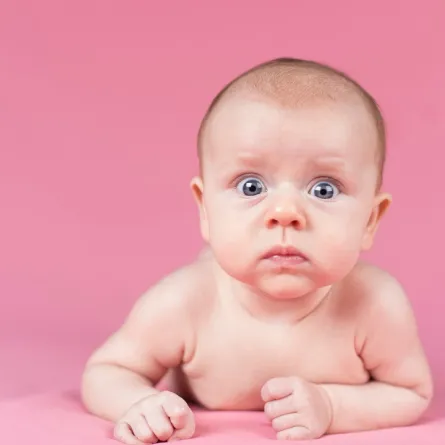 صورة لطفل في الشهر الثالث