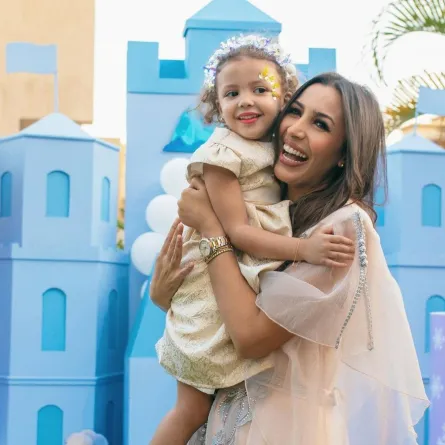 جنات تحتفل بيوم ميلاد ابنتها - الصورة من صفحتها على انستغرام