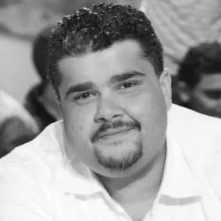 الفنان فهد الحيان - الصورة من صفحة مي العيدان على انستغرام