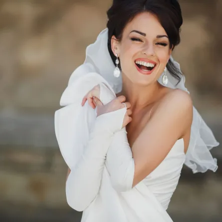 تسريحات شعر لحفلات الزفاف على الشاطئ